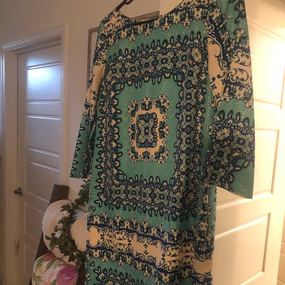 Beautiful patterned dress!